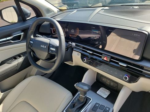 New 2026 Kia Sportage EX FWD image 8