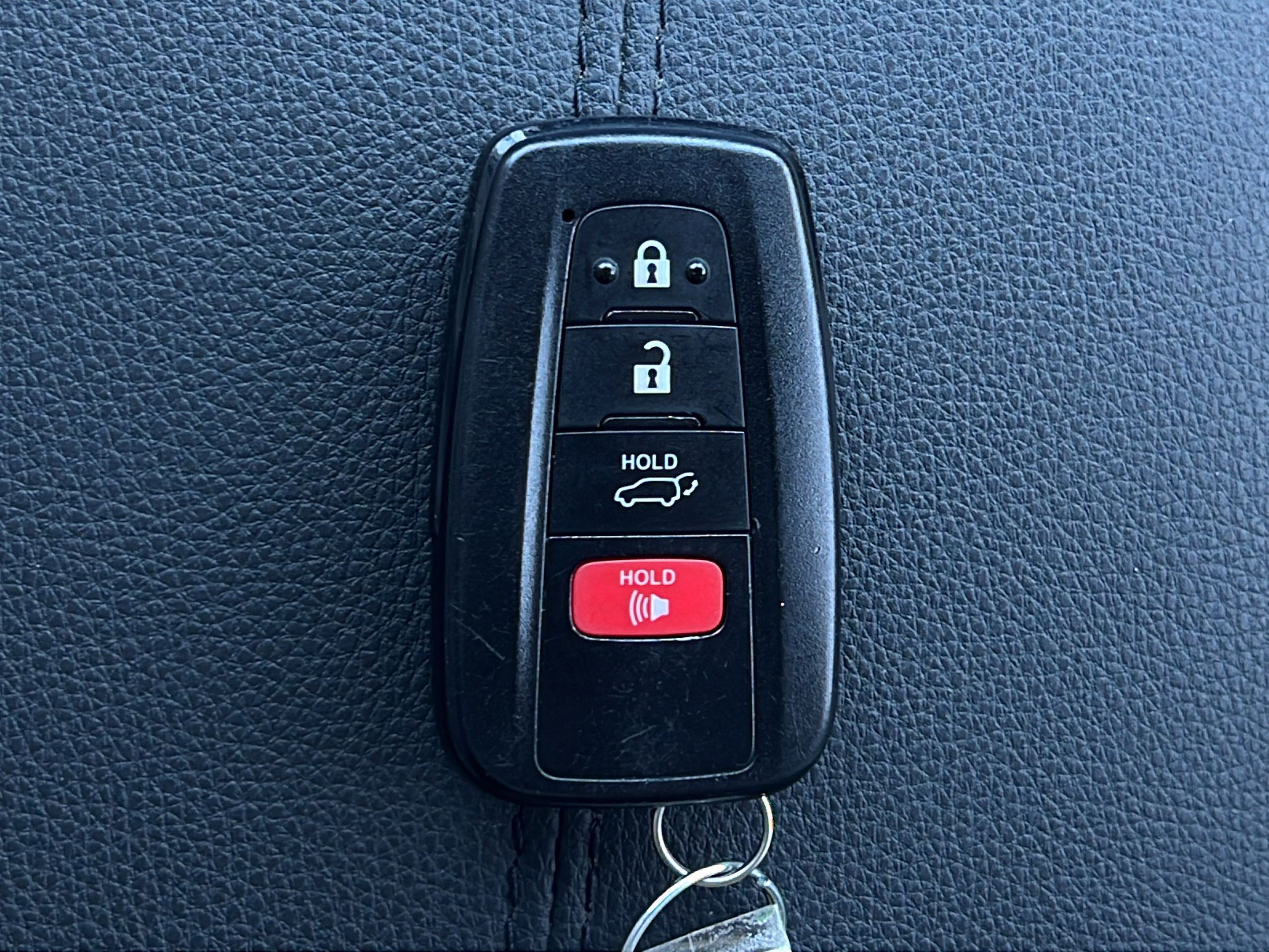 Used 2022 Toyota RAV4 XLE Premium AWD/4WD image 24