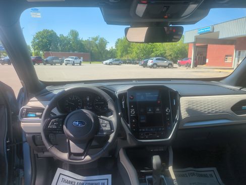 Used 2025 Subaru Forester Premium AWD/4WD image 27