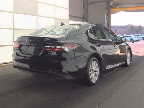 Used 2021 Toyota Camry LE image 7