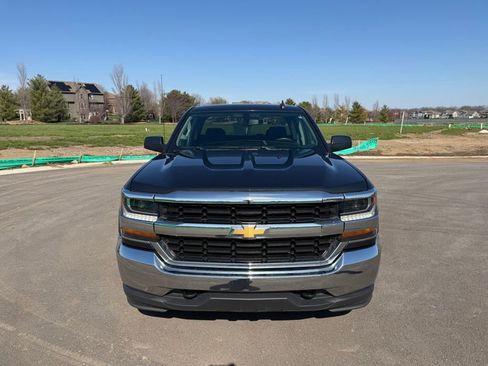 Used 2017 Chevrolet Silverado 1500 LT image 3