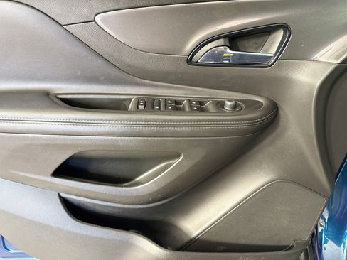 Used 2020 Buick Encore Preferred FWD image 19