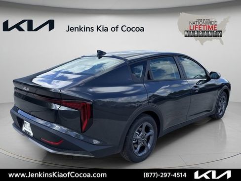 New 2026 Kia K4 FWD image 3
