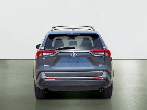 Used 2021 Toyota RAV4 LE w/ Carpet Mat Package (TMS) FWD image 5