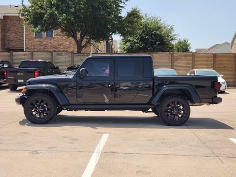 Used 2024 Jeep Gladiator Sport AWD/4WD image 12