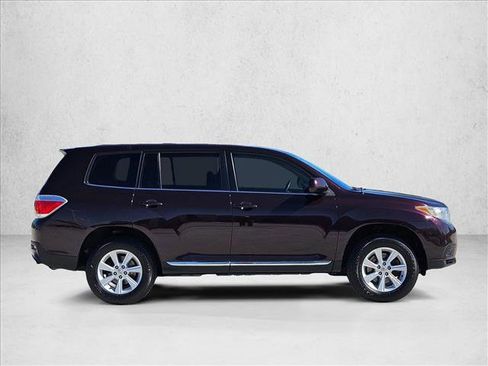 Used 2012 Toyota Highlander FWD image 4