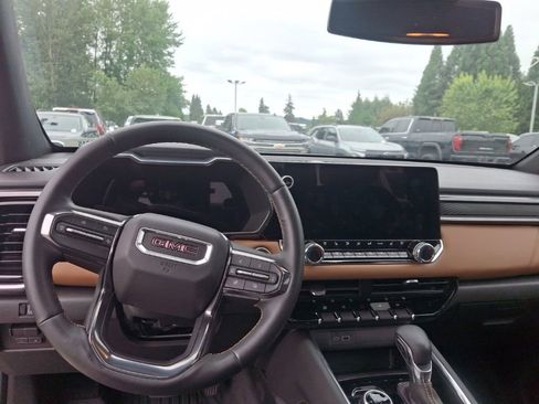 Used 2023 GMC Canyon AT4 w/ AT4 Premium Package AWD/4WD image 11