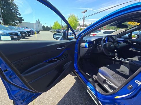 Used 2021 Toyota C-HR XLE FWD image 20