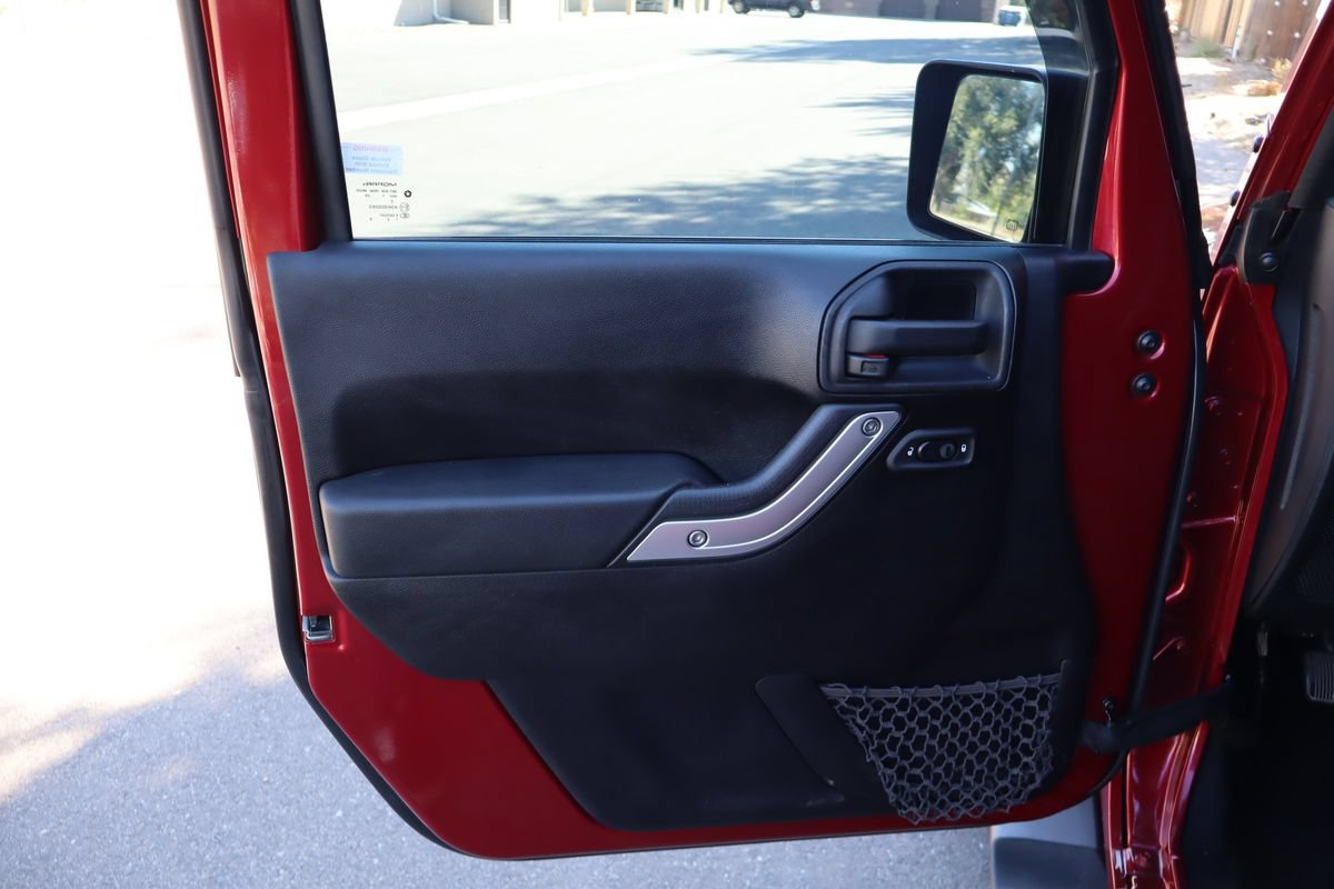 Used 2012 Jeep Wrangler Sahara w/ Connectivity Group AWD/4WD image 22
