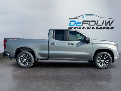 Used 2023 Chevrolet Silverado 1500 RST AWD/4WD image 2