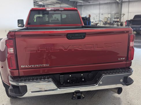 Used 2025 Chevrolet Silverado 3500 LTZ w/ LTZ Plus Package image 4