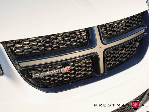 Used 2017 Dodge Grand Caravan SE image 5