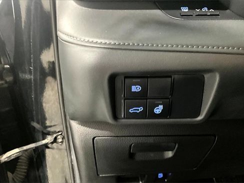 Used 2020 Toyota Highlander Limited image 39