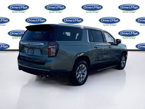 Used 2023 Chevrolet Suburban Premier image 7