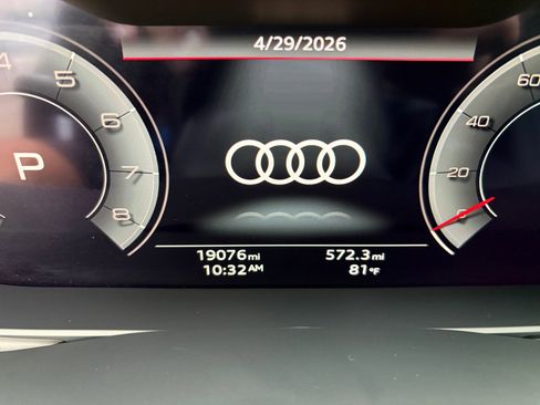 Used 2023 Audi Q8 Premium Plus w/ Premium Plus Package AWD/4WD image 2