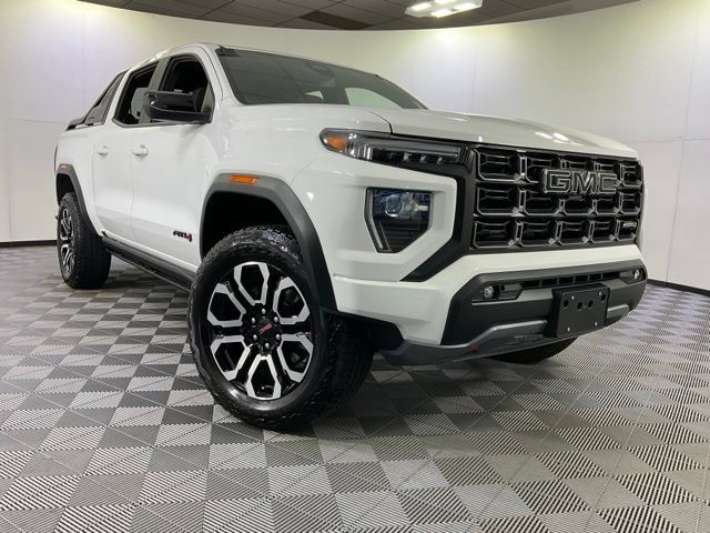 Used 2025 GMC Canyon AT4 w/ Nightfall Edition AWD/4WD image 47