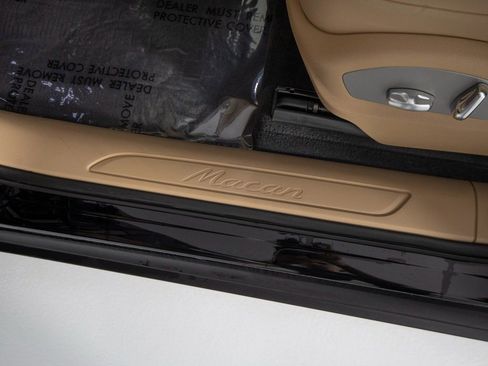 Certified 2025 Porsche Macan image 22