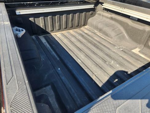 Used 2023 Nissan Frontier SV w/ SV Convenience Package image 8