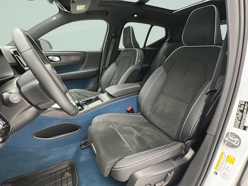 Used 2023 Volvo XC40 Recharge Plus AWD/4WD image 13
