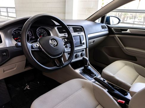 Used 2016 Volkswagen Golf S FWD image 15