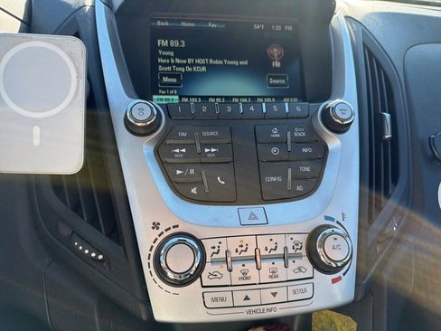 Used 2016 Chevrolet Equinox LS image 19