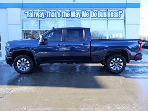 Used 2021 Chevrolet Silverado 2500 Custom w/ Custom Value Package image 7