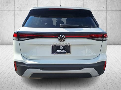 New 2026 Volkswagen Tiguan SE image 4