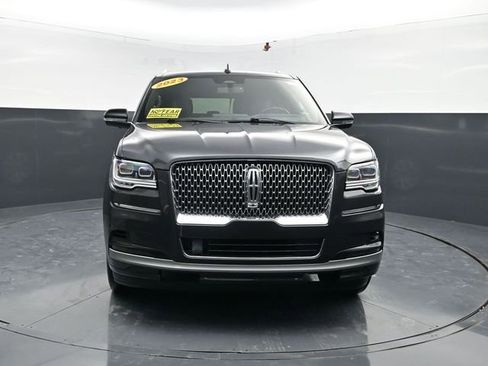 Used 2023 Lincoln Navigator Reserve image 2