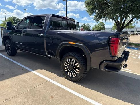 Used 2024 GMC Sierra 2500 Denali Ultimate AWD/4WD image 3