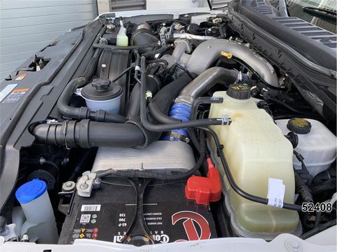 Used 2023 Ford F550 4x4 Crew Cab Super Duty image 11