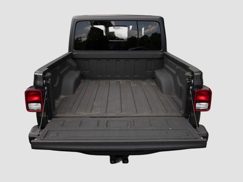 Used 2023 Jeep Gladiator Sport AWD/4WD image 24