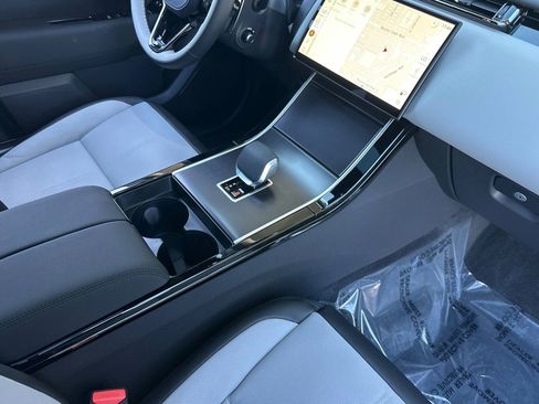 New 2026 Land Rover Range Rover Velar Dynamic SE image 26