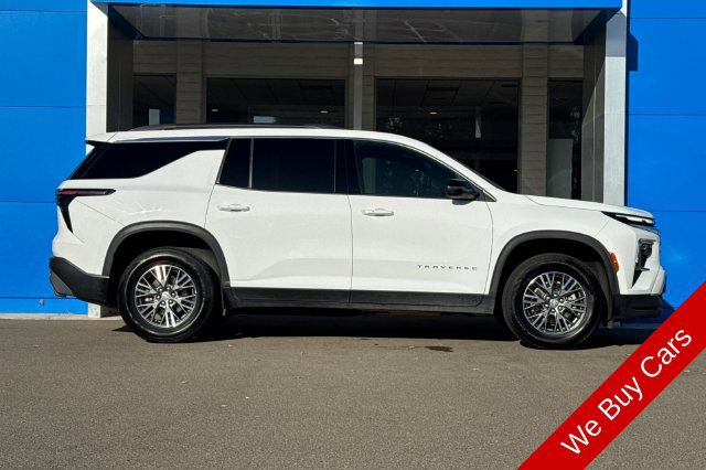 Used 2025 Chevrolet Traverse LT AWD/4WD image 5