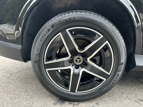 Certified 2025 Mercedes-Benz GLC 300 4MATIC image 11