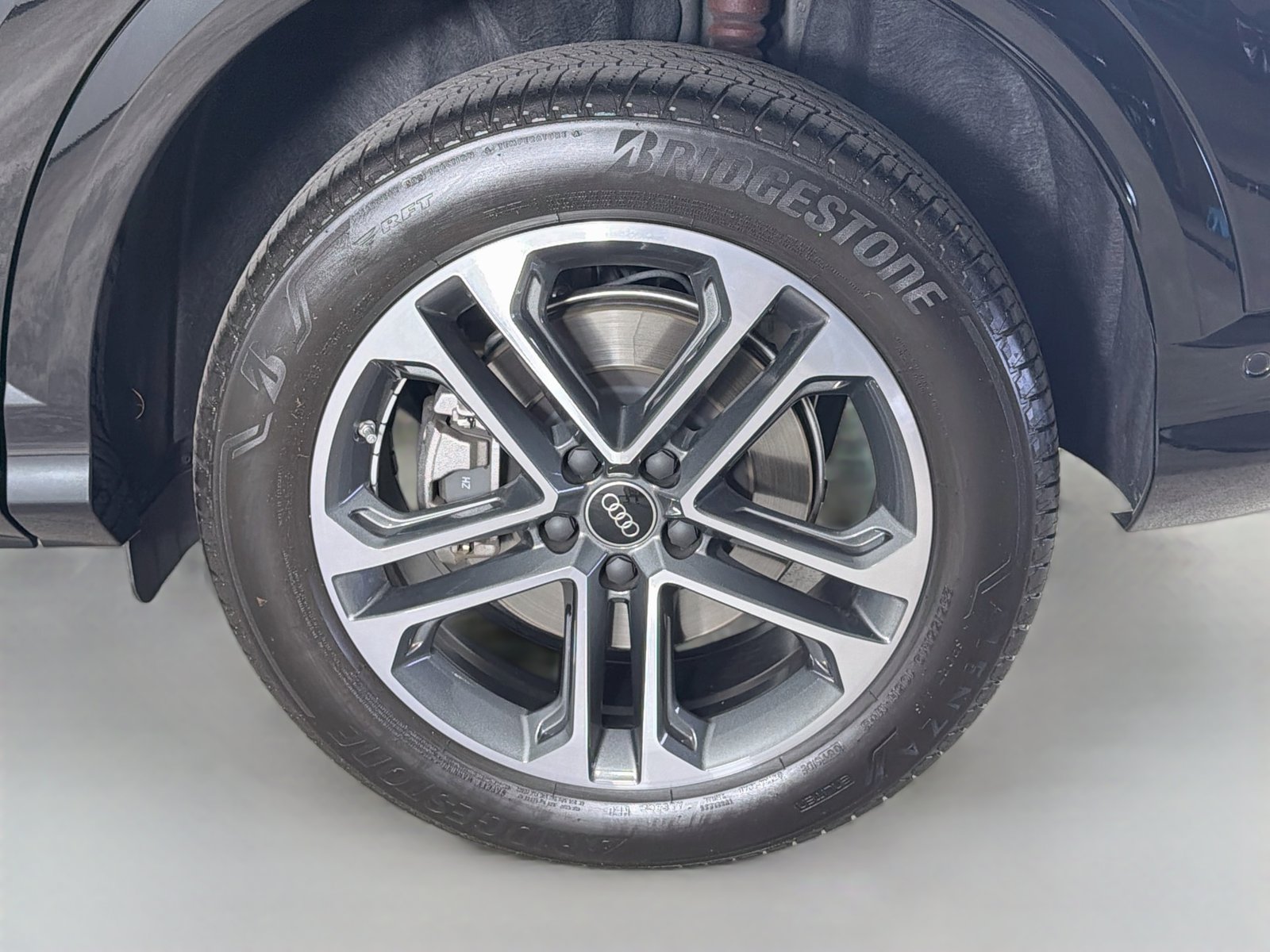 Certified 2026 Audi Q5 Premium Plus AWD/4WD image 32