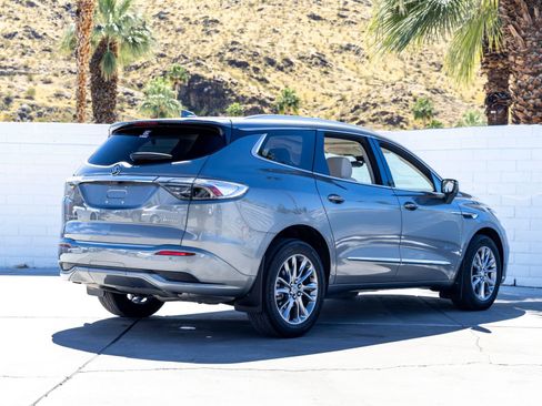Used 2023 Buick Enclave Avenir w/ Avenir Technology Package AWD/4WD image 10