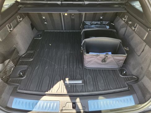 New 2026 Land Rover Range Rover Velar Dynamic SE image 33