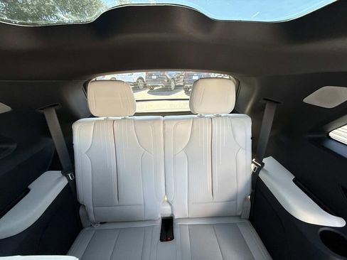 New 2026 Cadillac Vistiq Luxury image 18