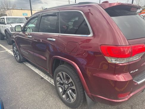 Used 2017 Jeep Grand Cherokee Overland image 8