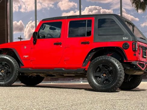 Used 2016 Jeep Wrangler Unlimited Sahara w/ Connectivity Group image 6