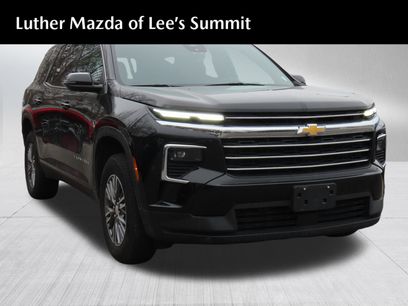 Used 2025 Chevrolet Traverse LT