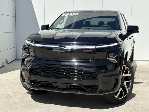 Used 2025 Chevrolet Silverado EV RST AWD/4WD image 1