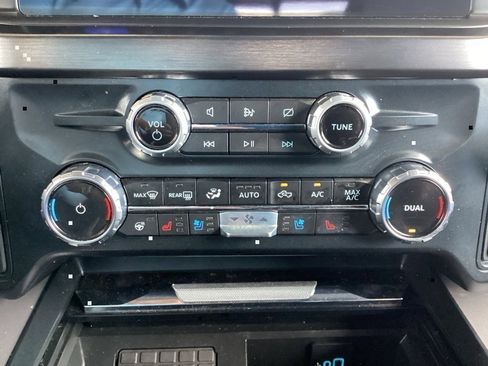 Used 2023 Ford F250 Lariat w/ Chrome Package image 54