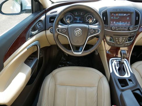 Used 2016 Buick Regal AWD image 12