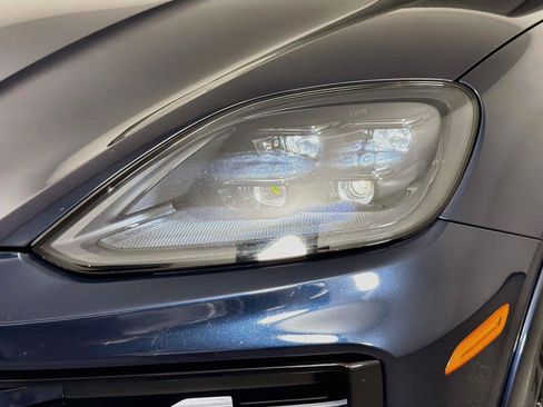 Certified 2024 Porsche Cayenne S AWD/4WD image 15