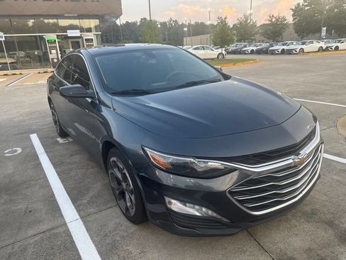 Used 2021 Chevrolet Malibu LT FWD image 1