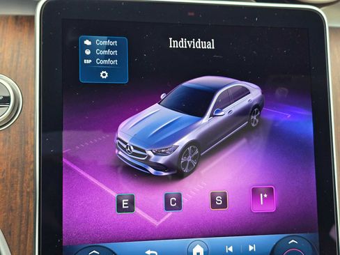 Used 2025 Mercedes-Benz C 300 Sedan image 30