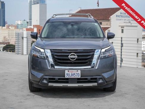 Used 2022 Nissan Pathfinder Platinum w/ Lighting Package (N92) FWD image 2