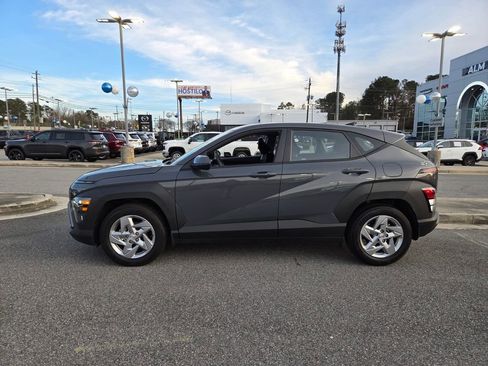 Used 2025 Hyundai Kona SE FWD image 4