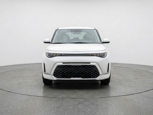 Used 2025 Kia Soul LX w/ LX Technology Package FWD image 2